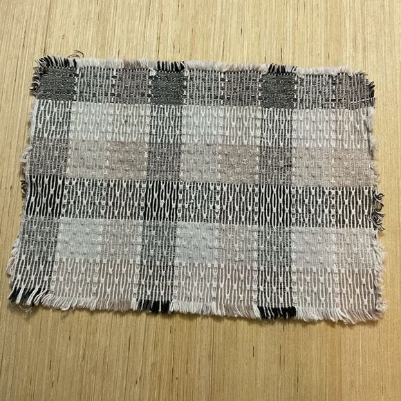 Plaid Black White Beige Set Of 4 Placemats Fringed Edges - Picture 3 of 5